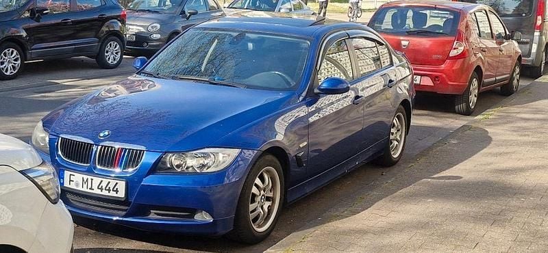 Blau Gebraucht 2007 BMW 320 Sport Line Limousine | 3.999 € (Fairer Preis) - Bild 1/4
