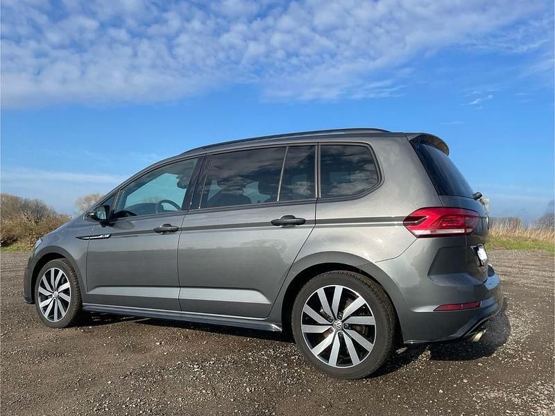 Gebraucht VW Touran Highline 179 PS (131 kW) 2017 Grau Van / Kleinbus