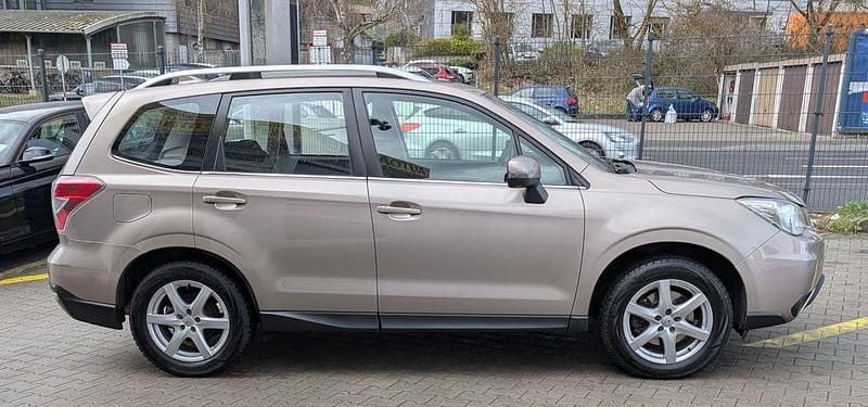 Gebraucht Subaru Forester 147 PS (108 kW) 2015 Grau SUV