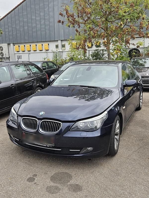 Blau Gebraucht 2007 BMW 530 Limousine | 4.900 € (Superpreis) - Bild 1/4