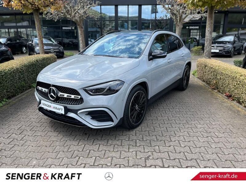 Grau Gebraucht 2025 Mercedes GLA200 Night SUV | 48.390 € (Teuer) - Bild 1/4