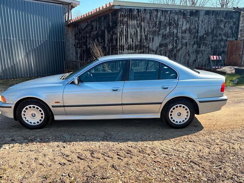 Gebraucht BMW 520 150 PS (110 kW) 1998 Silber Limousine