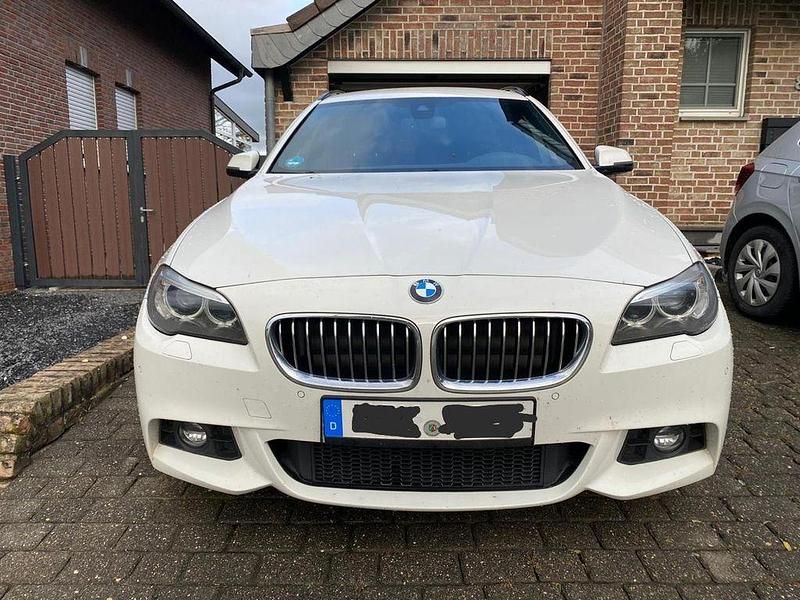 Weiß Gebraucht 2016 BMW 520 Shadowline Kombi | 12.500 € (Guter Preis) - Bild 1/4