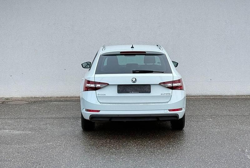 Gebraucht Skoda Superb Style 179 PS (131 kW) 2016 Weiß Kombi