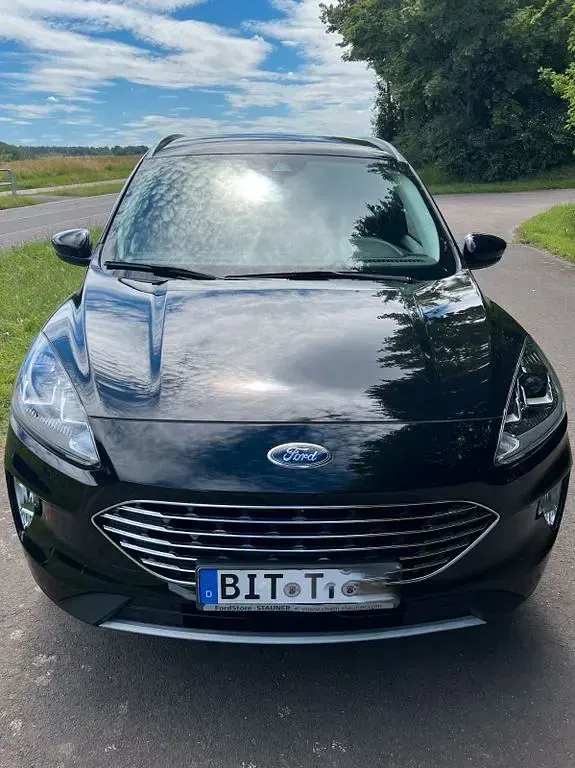 Gebraucht Ford Kuga Titanium 224 PS (164 kW) 2022 Schwarz SUV