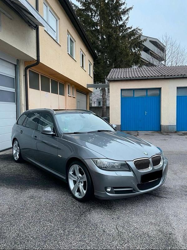 Gebraucht BMW 325 204 PS (150 kW) 2011 Grau Kombi