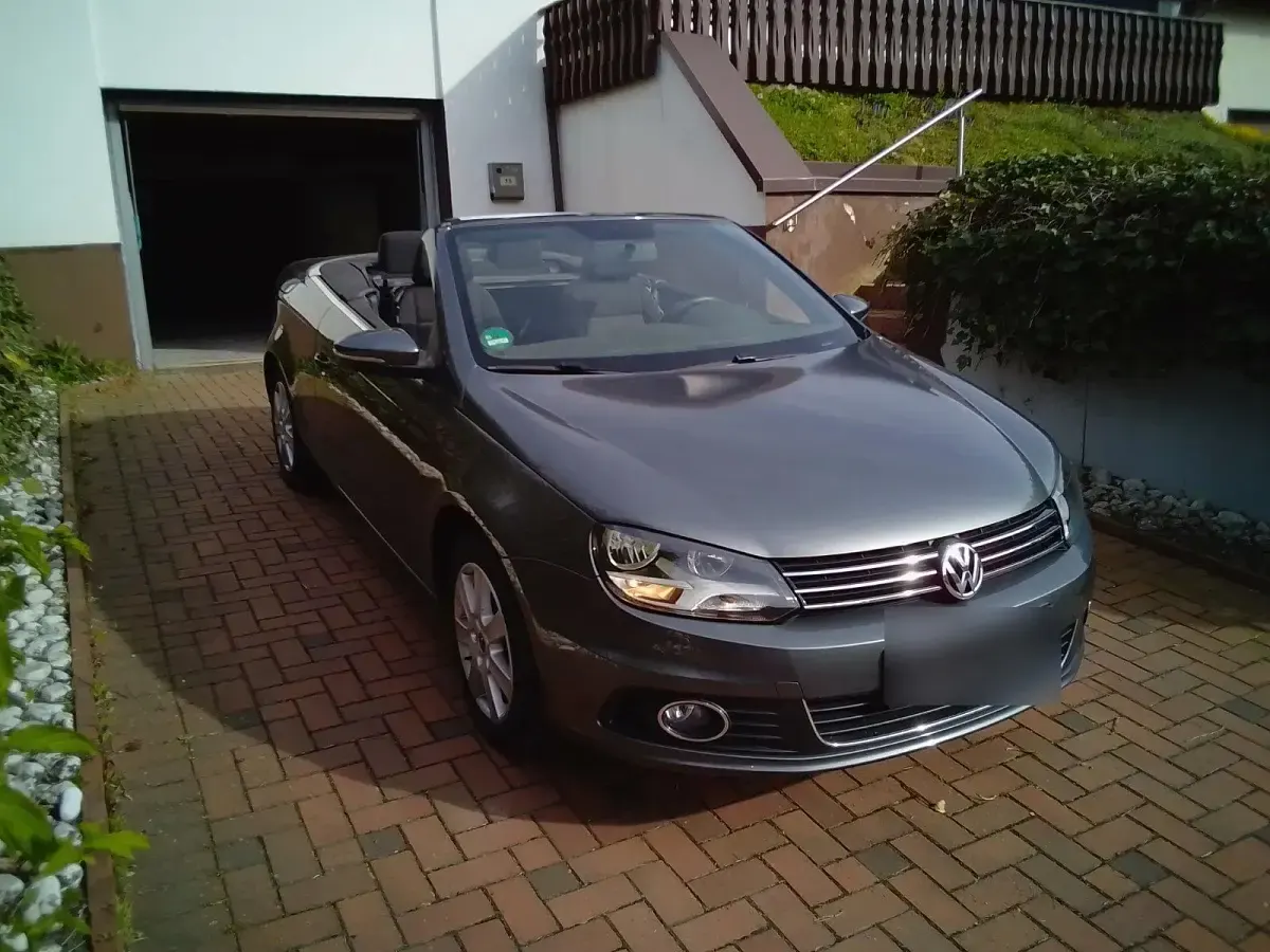 Usata VW Eos 122 CV (89 kW) 2012 Grigio Cabrio
