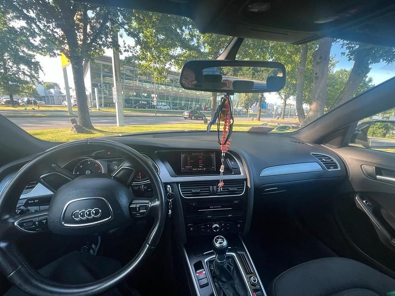 Gebraucht Audi A4 143 PS (105 kW) 2012 Schwarz Limousine