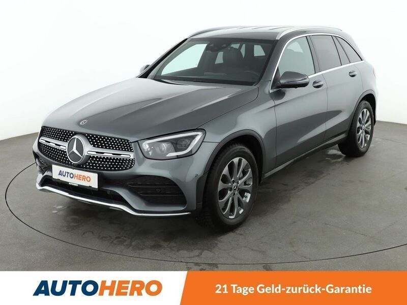 Grau Gebraucht 2020 Mercedes GLC200 AMG line SUV | 34.220 € (Guter Preis) - Bild 1/3