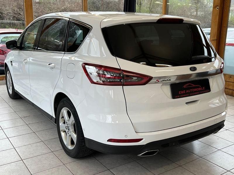 Gebraucht Ford S-MAX Titanium 209 PS (153 kW) 2018 Weiß Van / Kleinbus