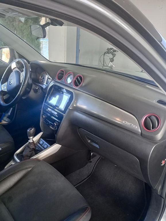 Gebraucht Suzuki Vitara 140 PS (102 kW) 2015 Grau SUV