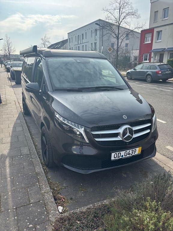 Gebraucht Mercedes V300 Premium 237 PS (174 kW) 2025 Grau Van / Kleinbus