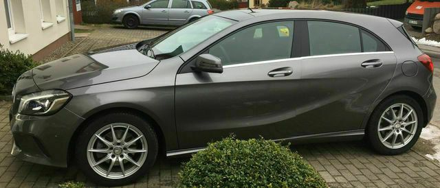 Gebraucht Mercedes A200 136 PS (100 kW) 2016 Grau metallic Limousine