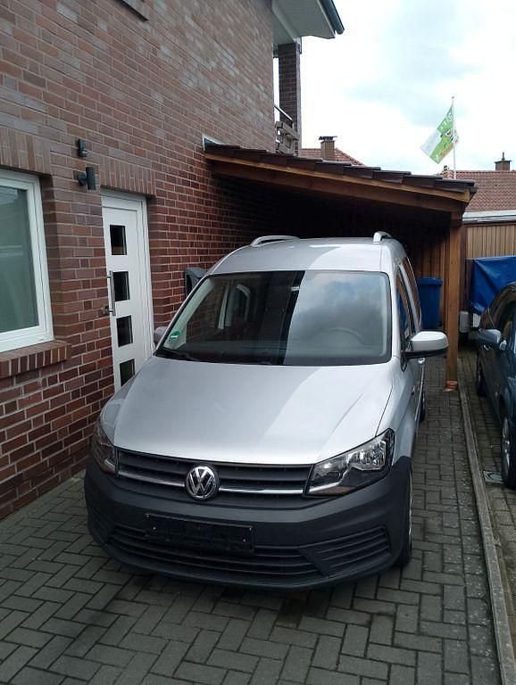 Silber Gebraucht 2017 VW Caddy Trendline Van / Kleinbus | 13.000 € (Superpreis) - Bild 1/4