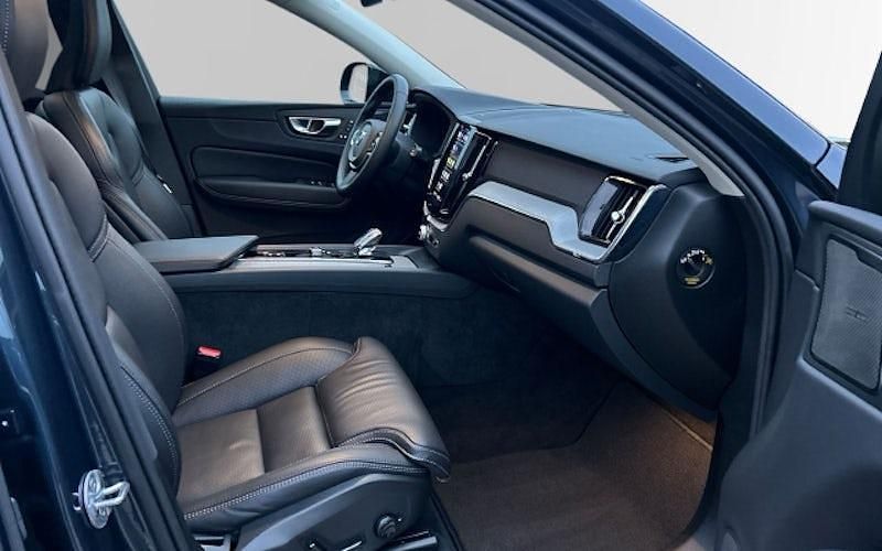 Gebraucht Volvo XC60 Plus 250 PS (183 kW) 2024 Blau SUV