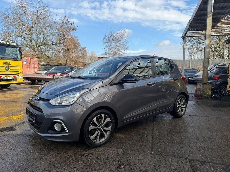Gebraucht Hyundai i10 Style 87 PS (63 kW) 2014 Grau Kleinwagen