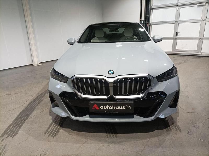 Gebraucht BMW 540 M Sport 303 PS (222 kW) 2024 Grau Limousine