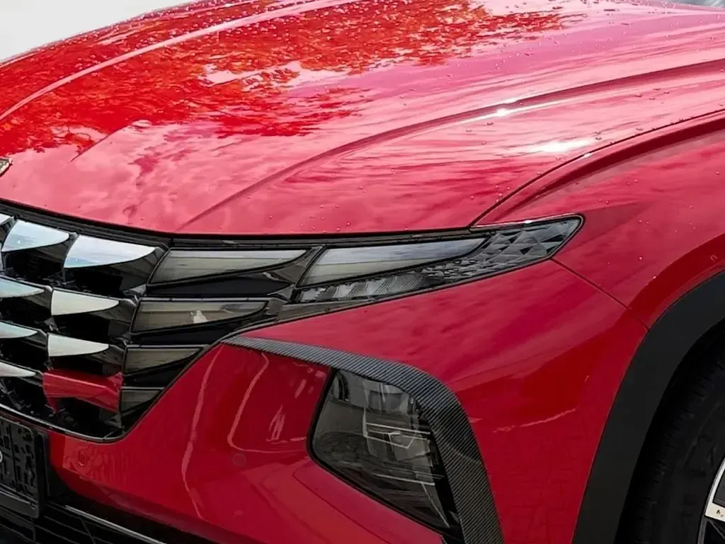 Gebraucht Hyundai Tucson Select 150 PS (110 kW) 2021 Rot SUV