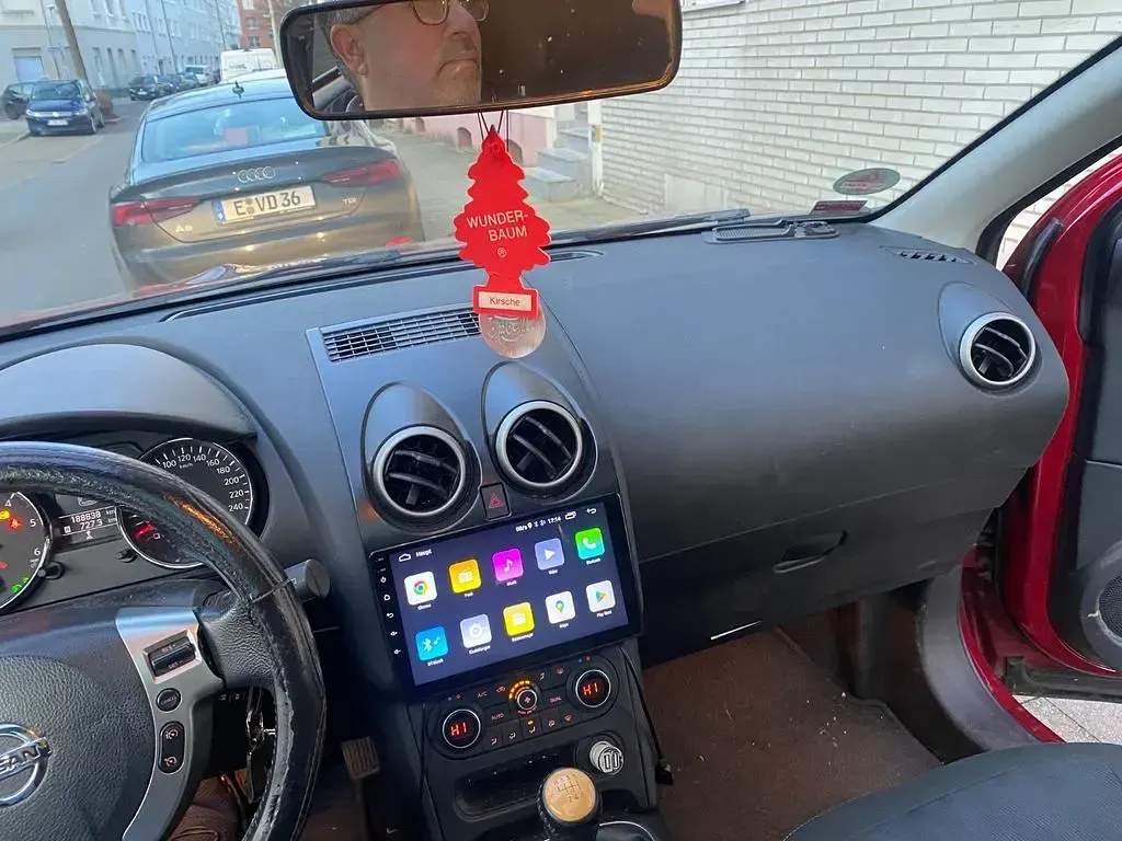 Gebraucht Nissan Qashqai +2 Acenta 110 PS (80 kW) 2011 Rot SUV