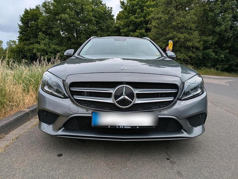 Grau Gebraucht 2019 Mercedes C200 Kombi | 24.500 € (Superpreis) - Bild 1/4