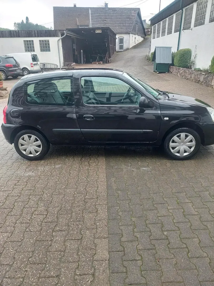 Używany Renault Clio II Campus 65 KM (47 kW) 2009 Czarny Hatchback