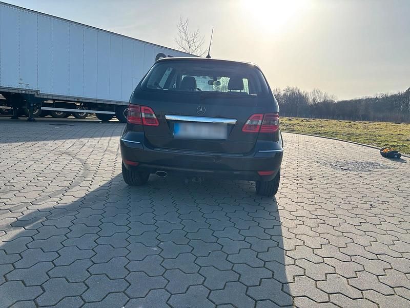 Gebraucht Mercedes B150 95 PS (69 kW) 2008 Schwarz Van / Kleinbus