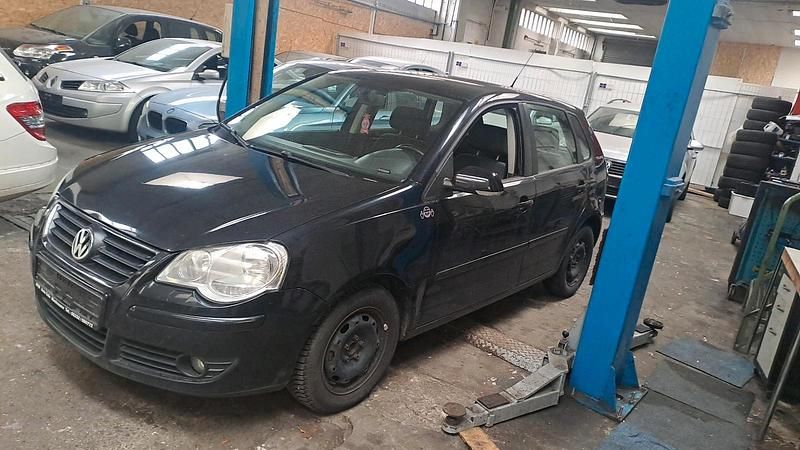Gebraucht VW Polo 60 PS (44 kW) 2007 Schwarz Kleinwagen