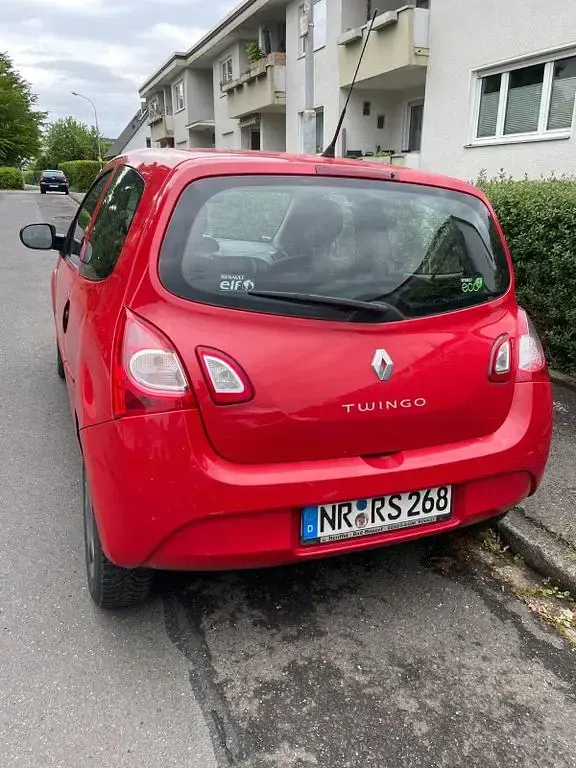 Używany Renault Twingo Expression 75 KM (55 kW) 2012 Czerwony Hatchback