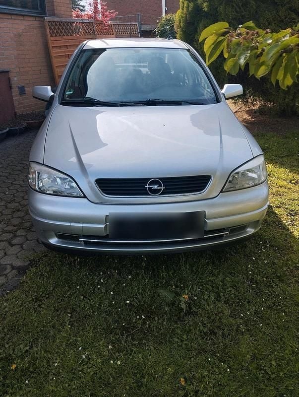Gebraucht Opel Astra 116 PS (85 kW) 1999 Silber Limousine