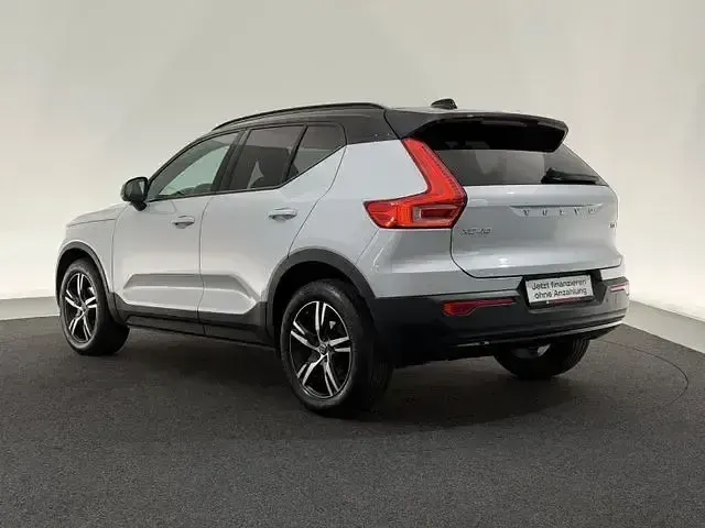 Gebraucht Volvo XC40 R-Design 163 PS (119 kW) 2021 Silber SUV