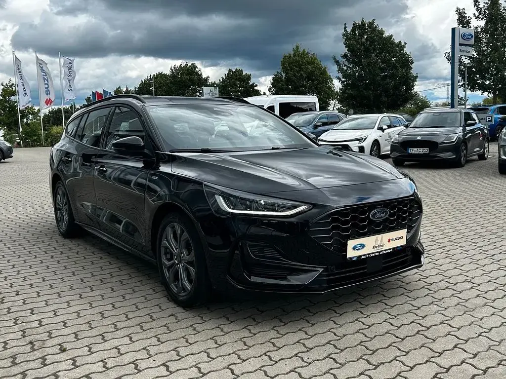 Gebraucht Ford Focus ST-Line 125 PS (91 kW) 2023 Schwarz Limousine