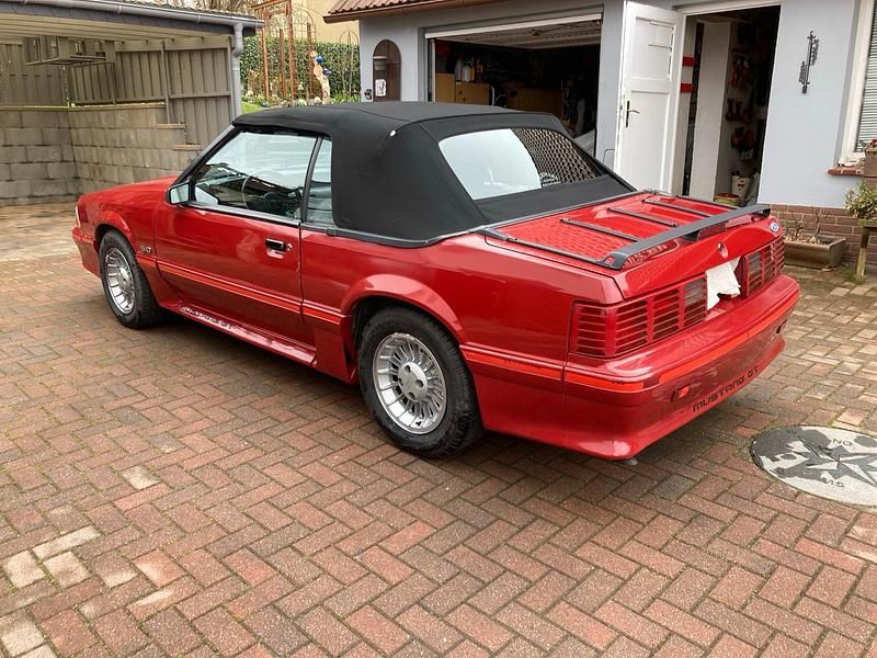 Gebraucht Ford Mustang 228 PS (167 kW) 1988 Rot Cabrio