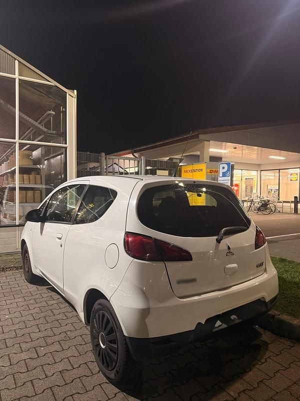 Gebraucht Mitsubishi Colt 95 PS (69 kW) 2009 Weiß Kleinwagen