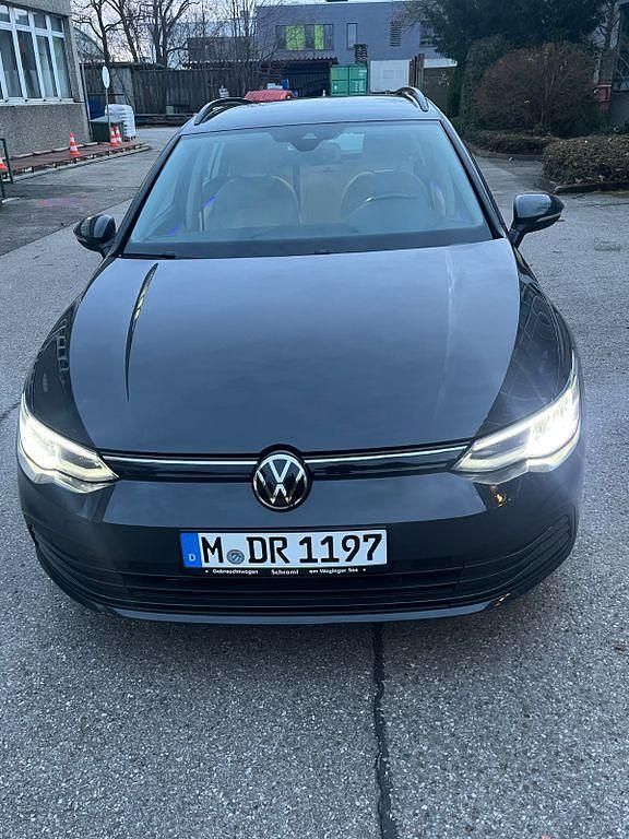Grau Gebraucht 2022 VW Golf VIII Life Kombi | 17.500 € (Guter Preis) - Bild 1/4