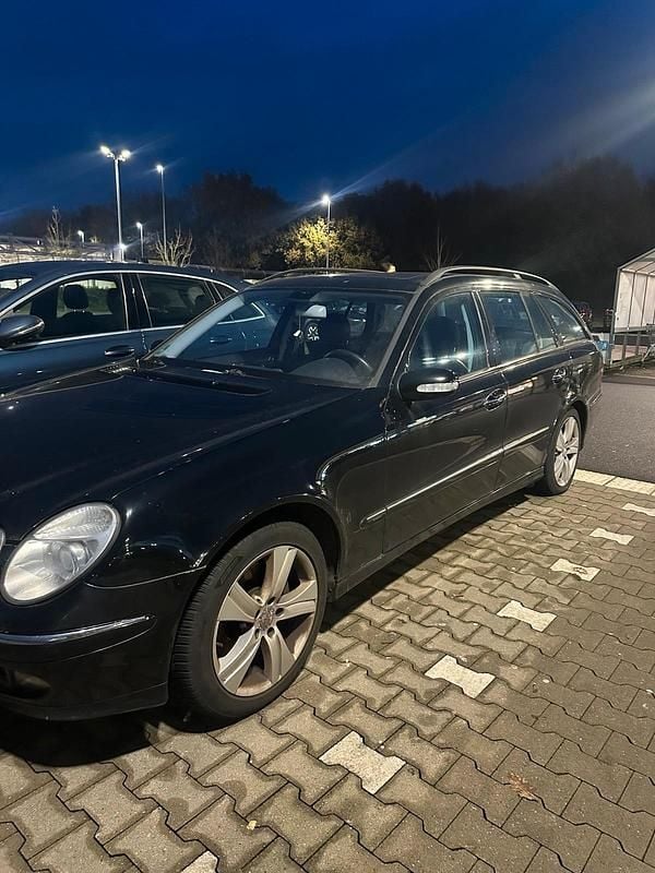 Gebraucht Mercedes E320 204 PS (150 kW) 2004 Schwarz Kombi