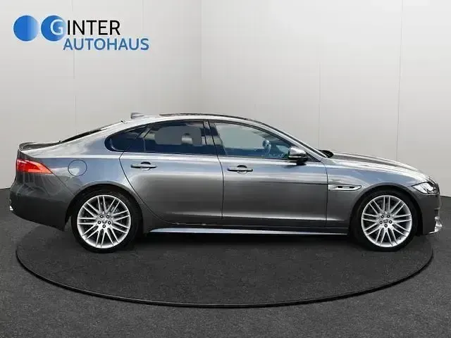 Gebraucht Jaguar XF R-Sport 301 PS (221 kW) 2019 Grau Limousine