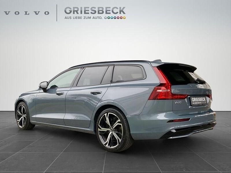 Gebraucht Volvo V60 Plus 455 PS (334 kW) 2023 Thunder grey / metallic Kombi