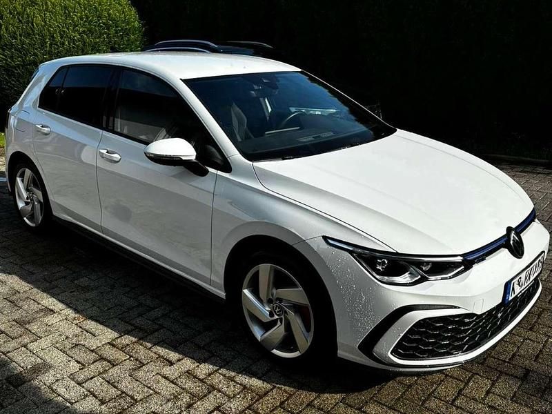 Weiß Gebraucht 2021 VW Golf VIII GTE Limousine | 22.000 € (Guter Preis) - Bild 1/4