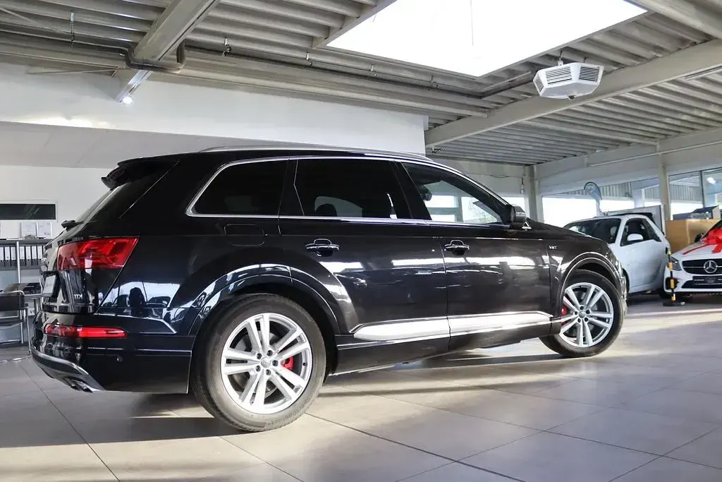 Gebraucht Audi SQ7 Sport 435 PS (319 kW) 2017 Orcaschwarz metallic SUV