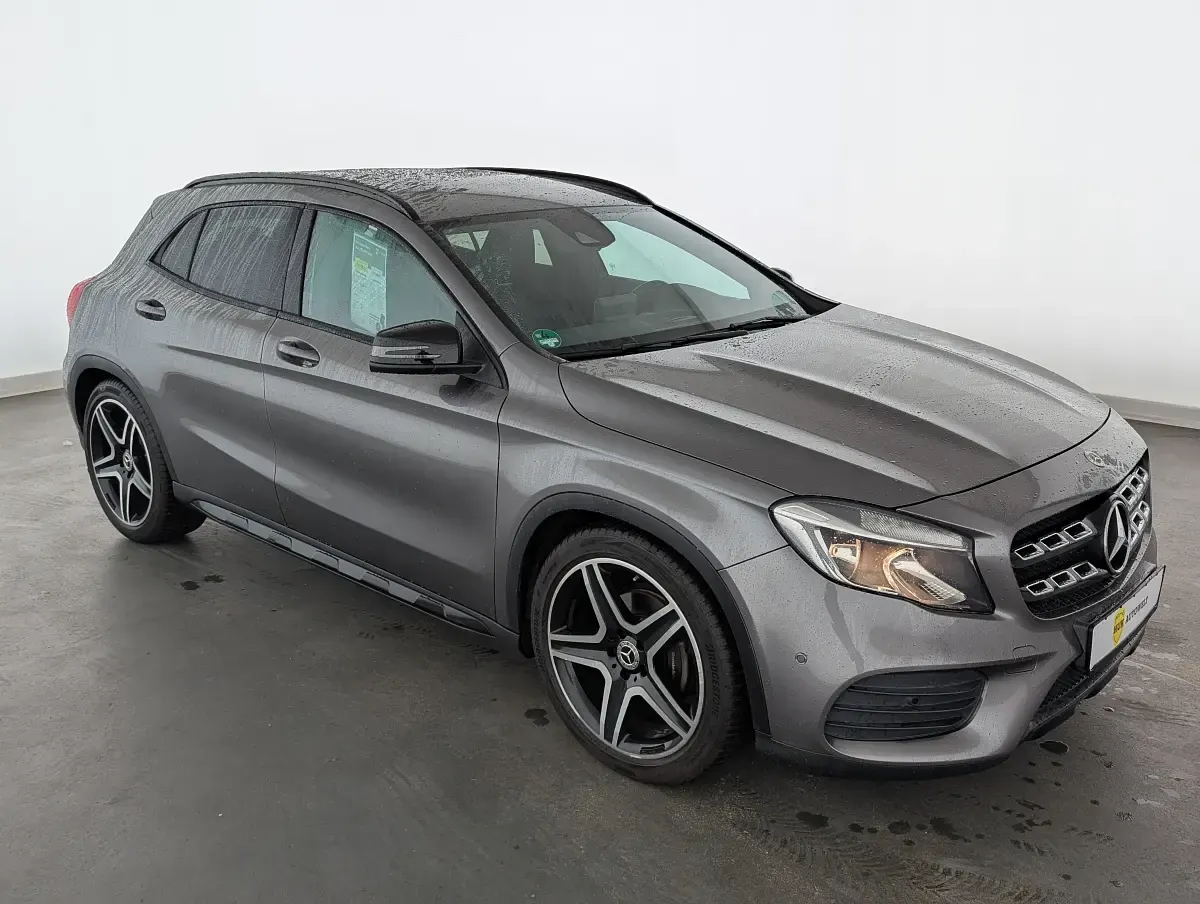 Gebraucht Mercedes GLA180 AMG line 122 PS (89 kW) 2018 Grau SUV