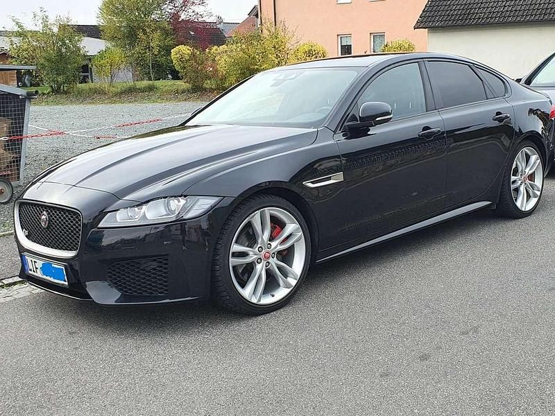 Schwarz Gebraucht 2019 Jaguar XF R-Sport Limousine | 22.200 € (Fairer Preis) - Bild 1/4