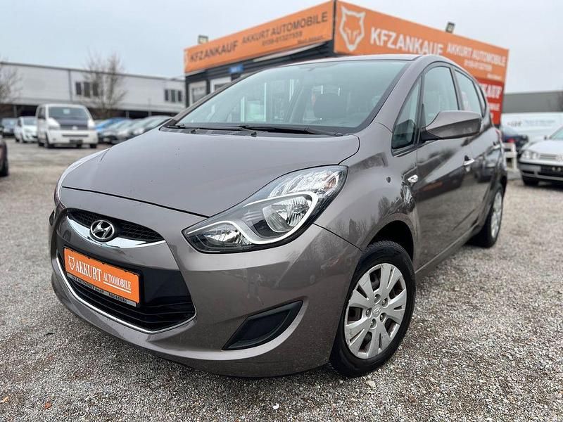 Braun Gebraucht 2012 Hyundai ix20 Edition Kleinwagen | 6.490 € (Fairer Preis) - Bild 1/4
