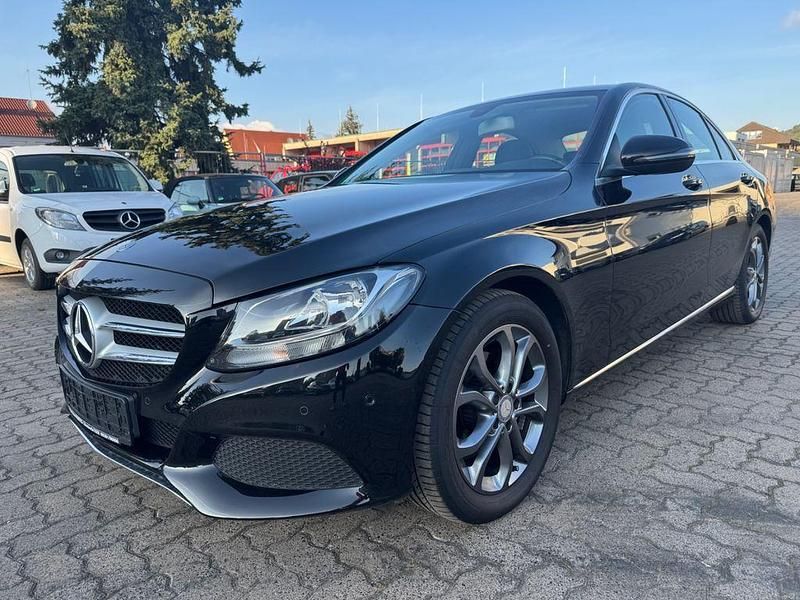 Schwarz Gebraucht 2015 Mercedes C200 Limousine | 13.990 € (Fairer Preis) - Bild 1/4