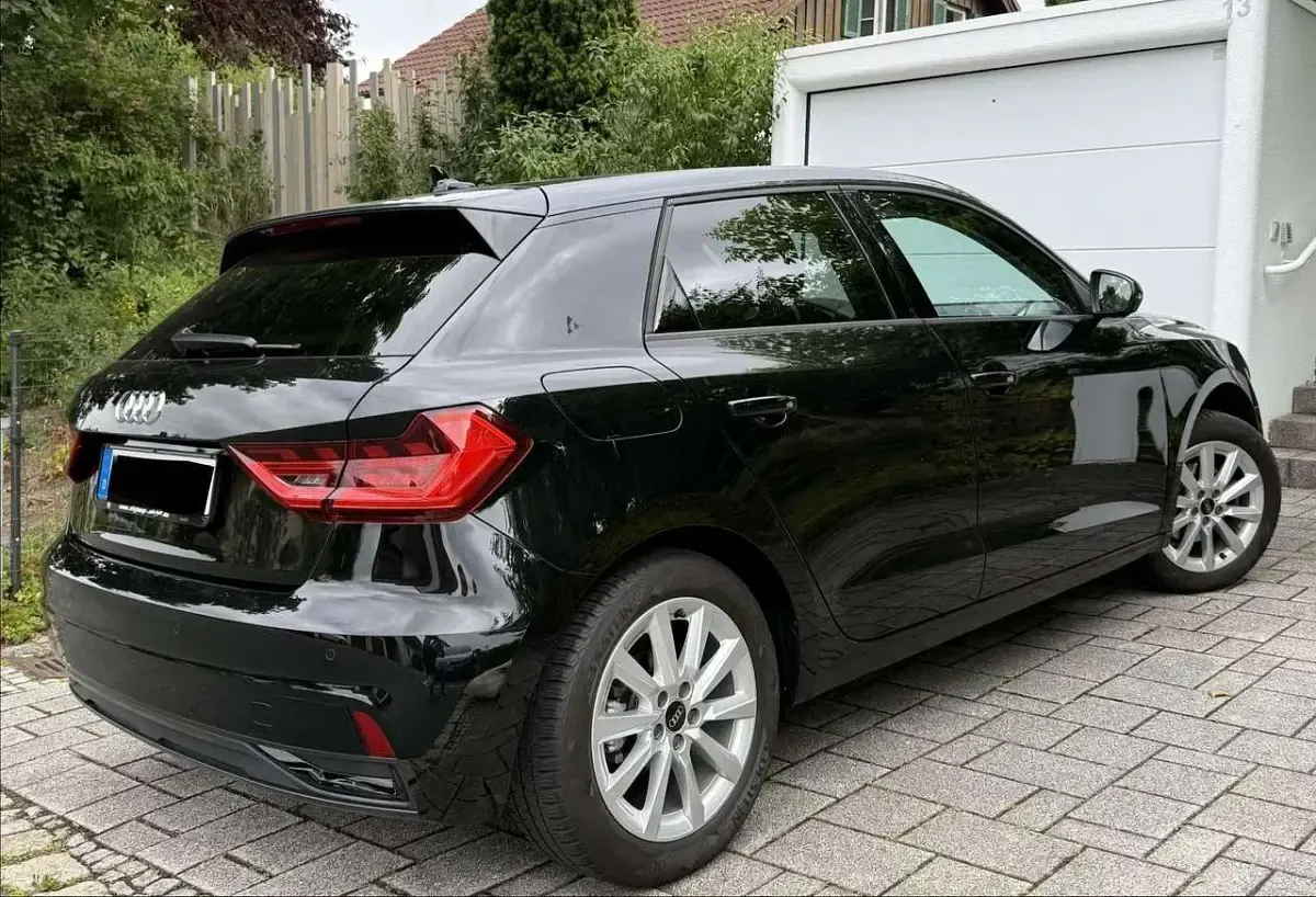 Gebraucht Audi A1 Advanced 110 PS (80 kW) 2023 Schwarz SUV