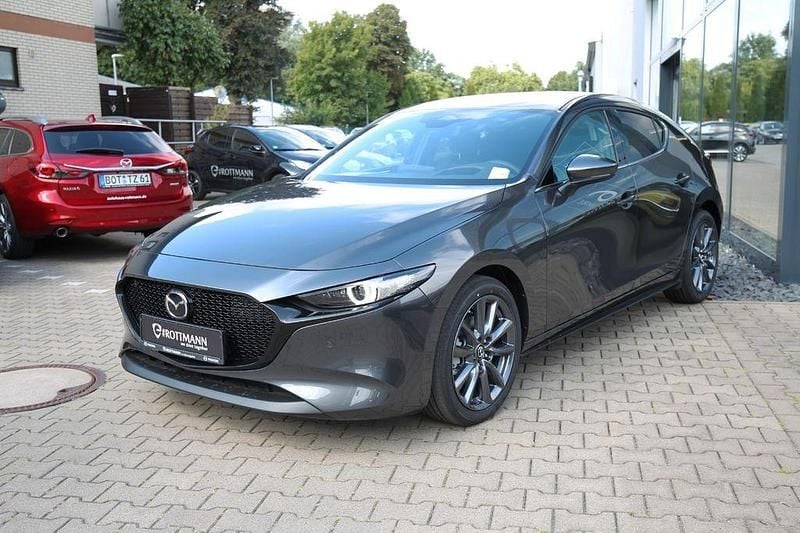 Grau Neu 2025 Mazda 3 Nagisa Limousine | 28.870 € (Guter Preis) - Bild 1/4