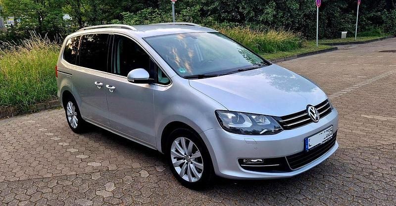 Silber Gebraucht 2011 VW Sharan S Van / Kleinbus | 10.400 € (Fairer Preis) - Bild 1/4