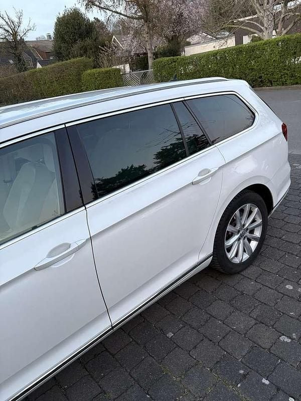 Gebraucht VW Passat Highline 239 PS (175 kW) 2016 Weiß Kombi