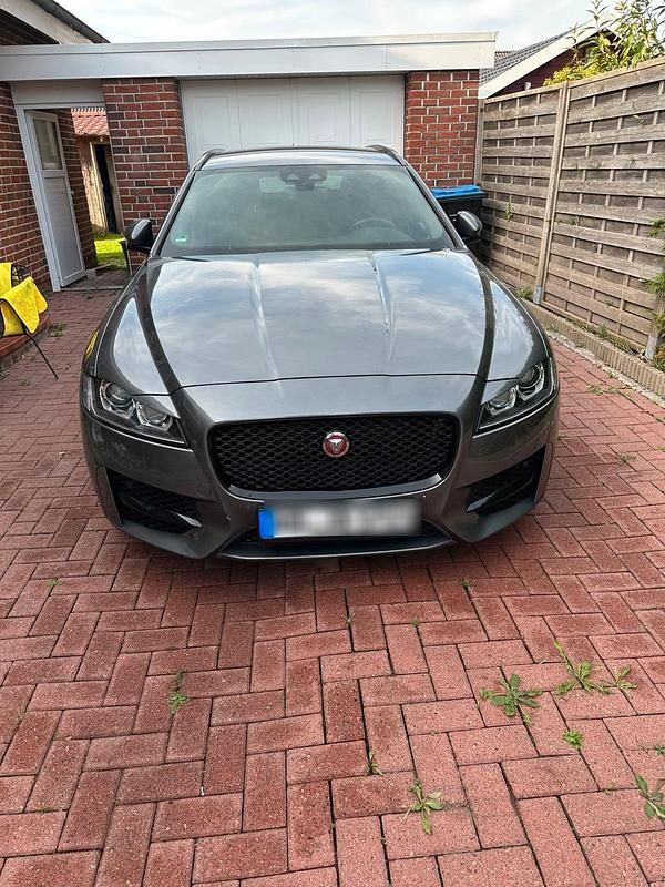 Grau Gebraucht 2017 Jaguar XF Sportbrake Kombi | 12.000 € - Bild 1/4