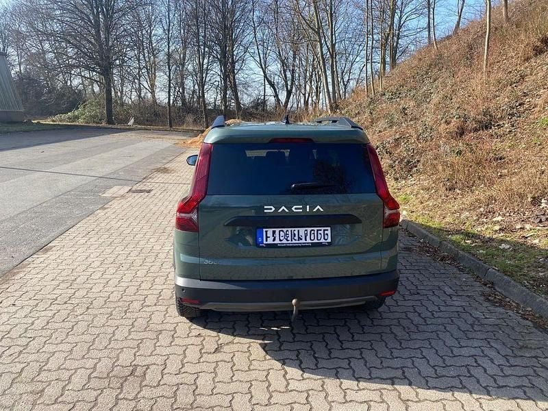 Gebraucht Dacia Jogger Extreme 101 PS (74 kW) 2023 Grün Van / Kleinbus
