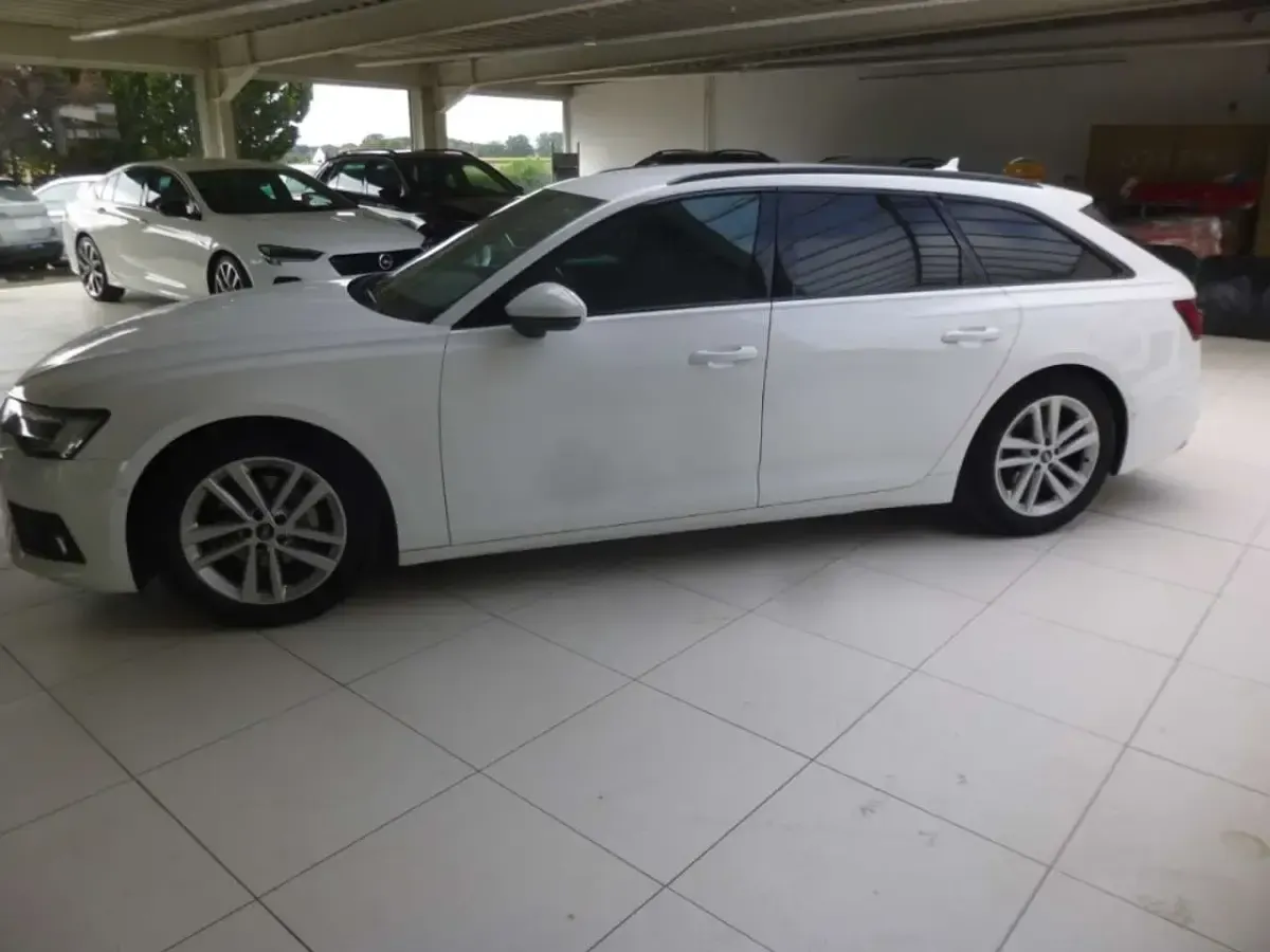 Gebraucht Audi A6 Sport 204 PS (150 kW) 2022 Weiß Kombi
